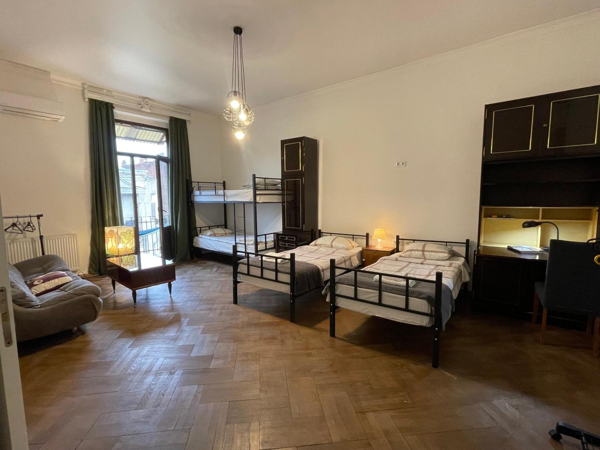 Guest House Third Floor تبليسي المظهر الخارجي الصورة